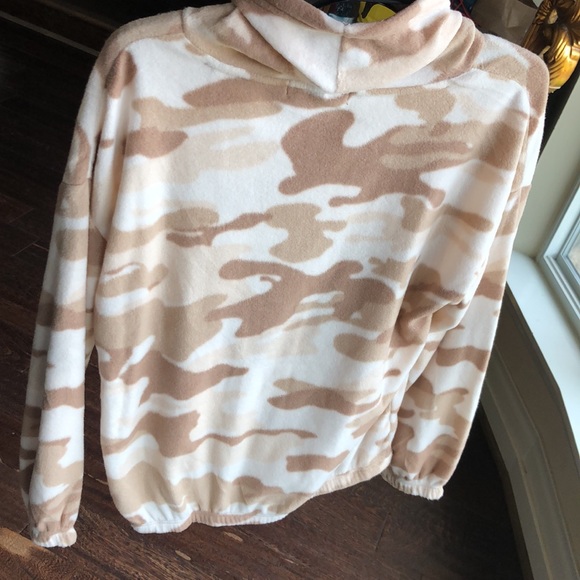Derek Heart Camo Funnel Neck Sweatshirt 🤩 ST - Picture 7 of 9